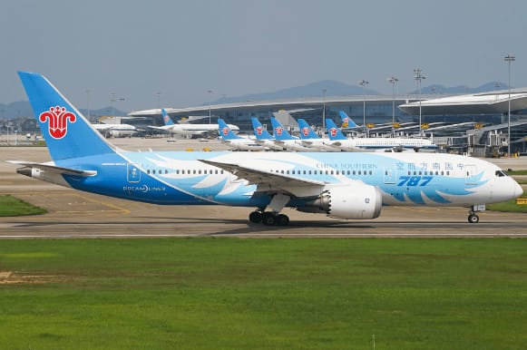 china southern airlines company limited bullish and bearish analyst opinions