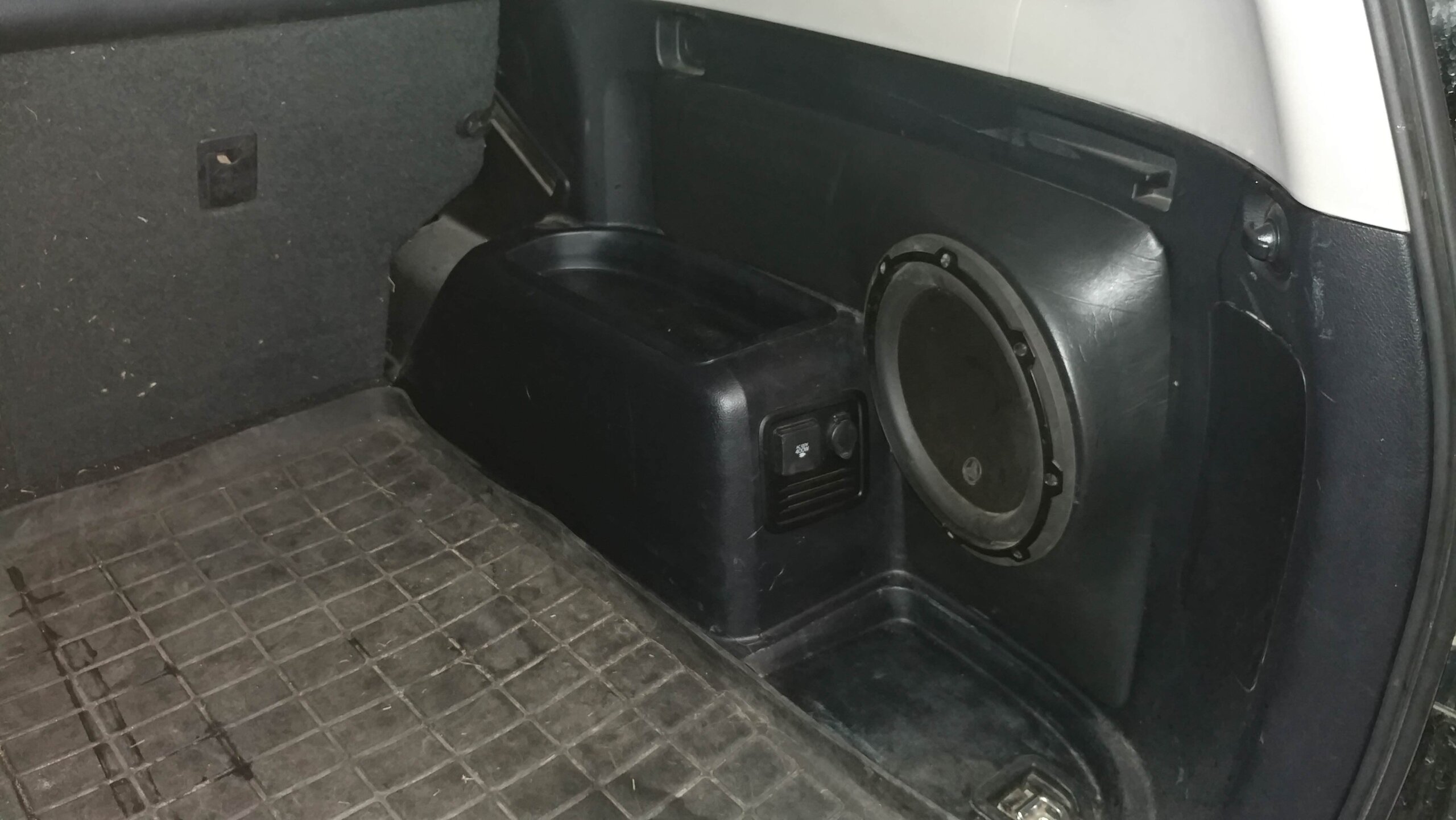 Custom Fiberglass Subwoofer Box for 5th Gen