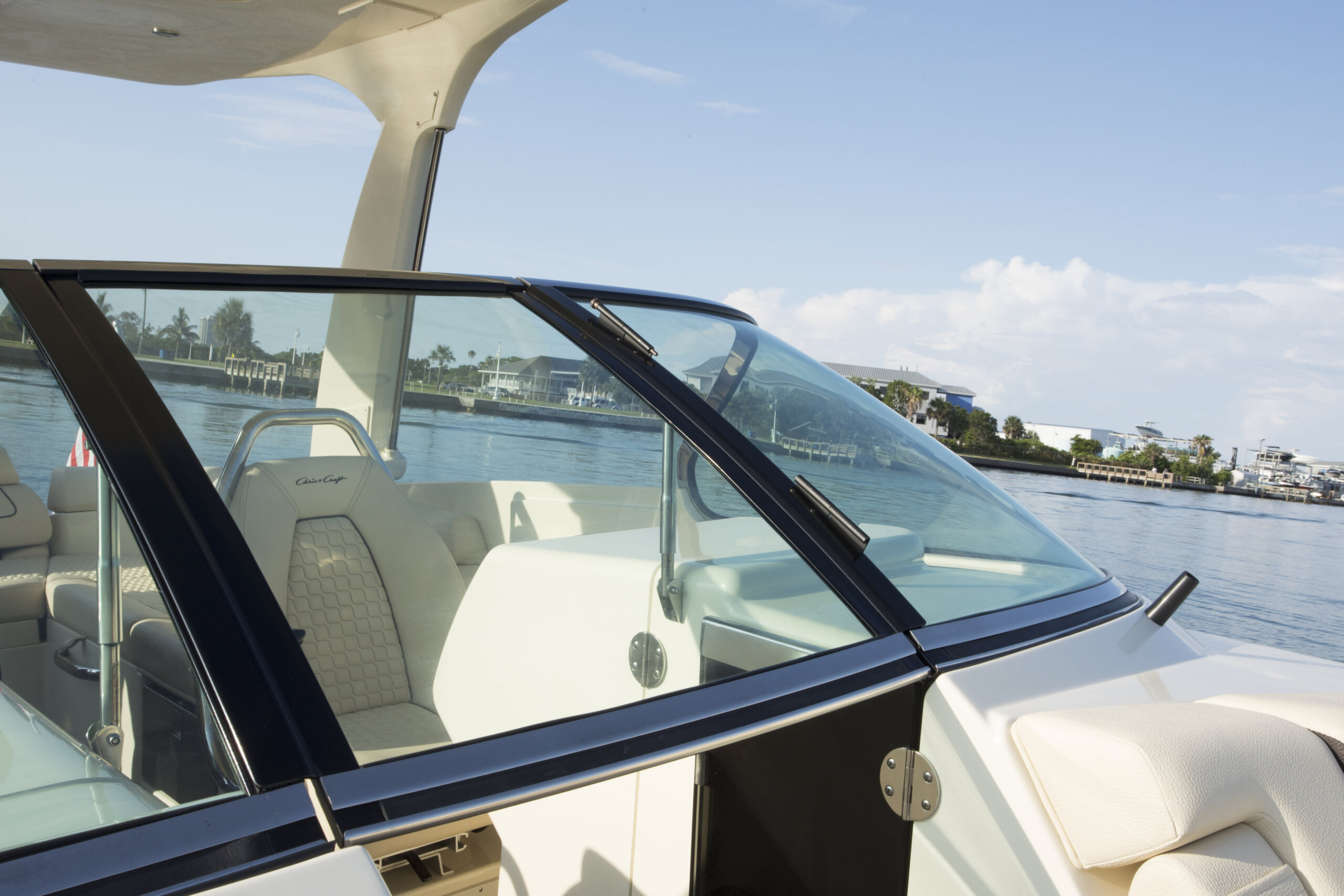 Glazing Systems & Boat Windshield Manufacturer