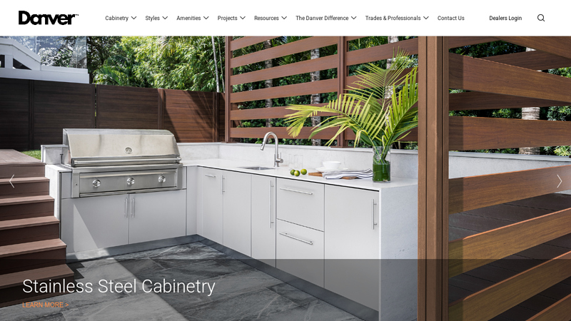 Luxury Stainless Steel Outdoor Kitchens & Cabinets