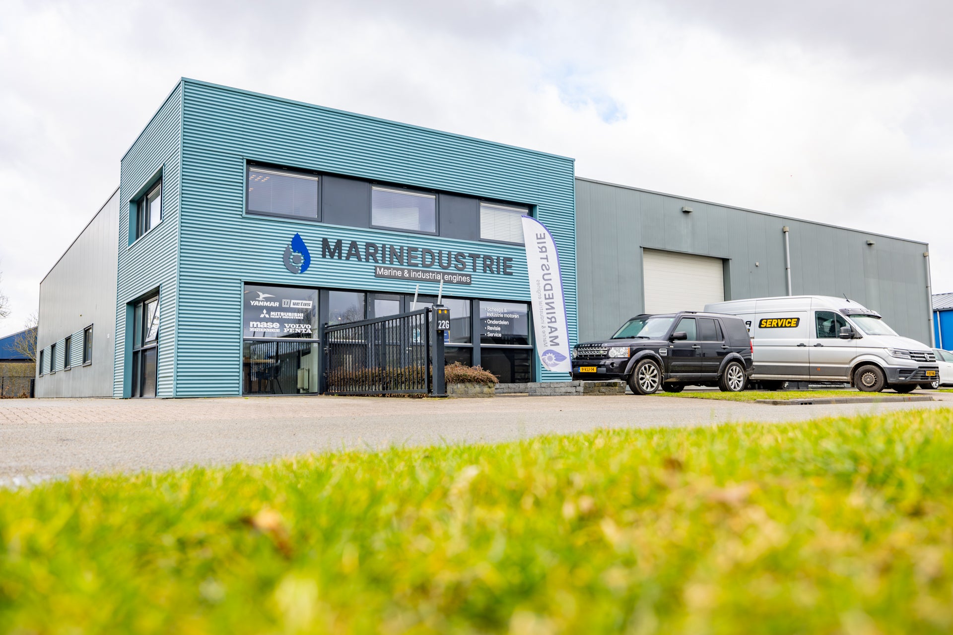 Marine & Industrial Engine Distributor